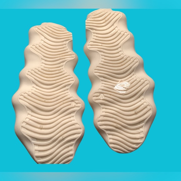 Colorful Sneakers with Unique Sole. Super comfy.. NWT - Picture 2 of 5